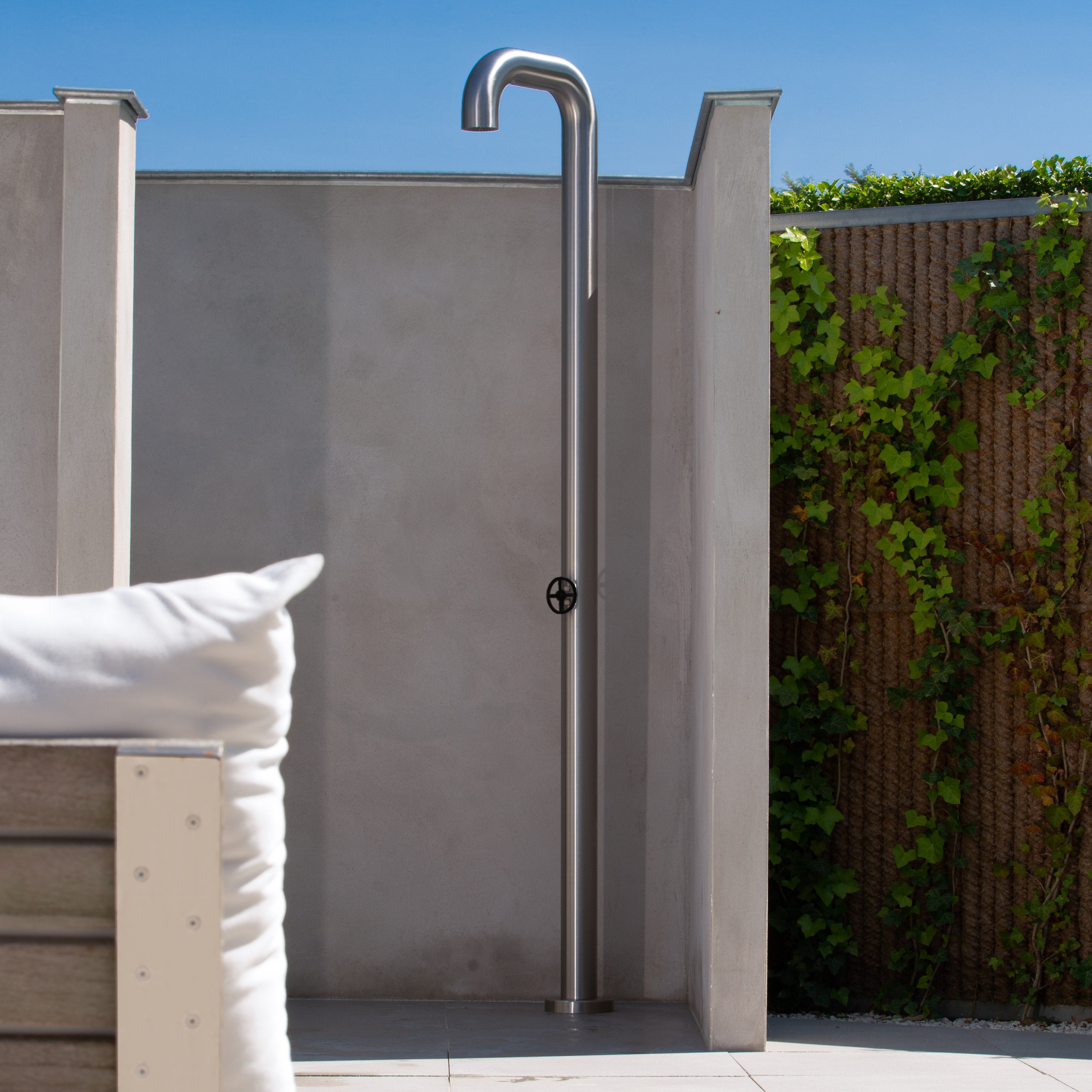 Cirrus 01 Cold Water Outdoor Shower - Brushed – Watrline